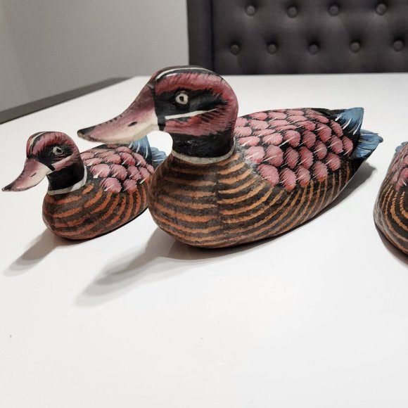 Hand Carved Wooden Ducks 3 Pieces Hand Painted With Great Detail - Picture 1 of 5